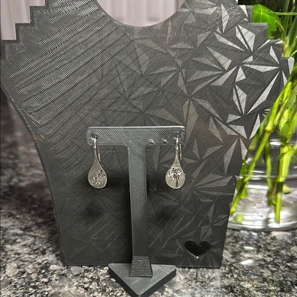 Elegant Silver Dandelion Earrings - Picture 7 of 7